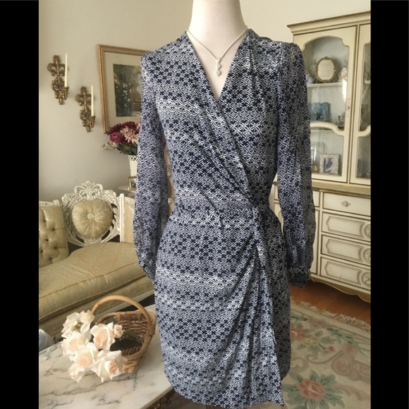 Diane con Furstenberg blue/white wrap dress sheer sleeves size 10 - Picture 1 of 5